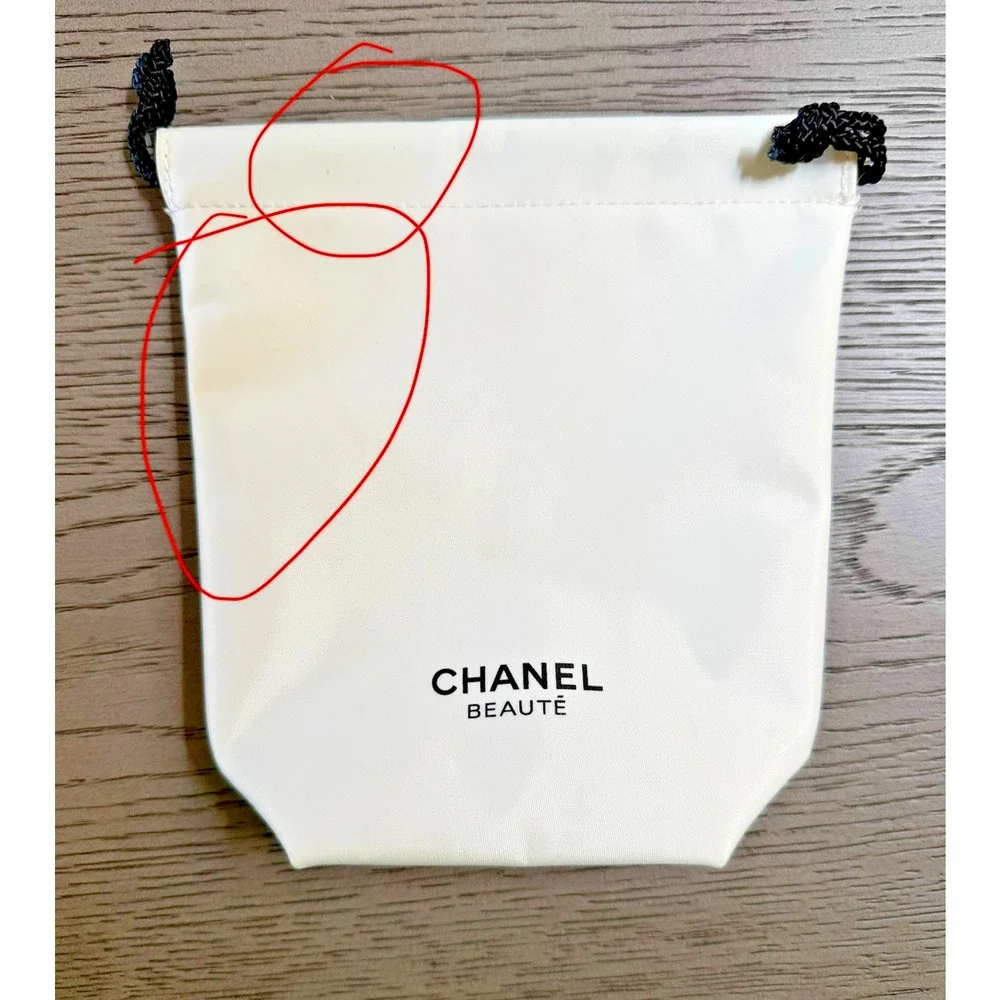 CHANEL Beauté White Drawstring Cosmetic Pouch Dust Bag 7” Beauty GWP